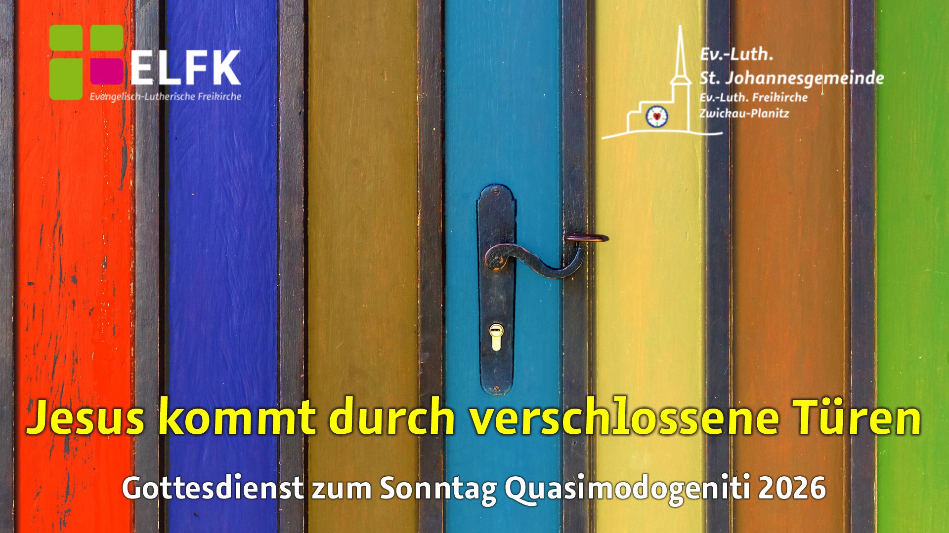 Eine Tür aus bunten Leisten.